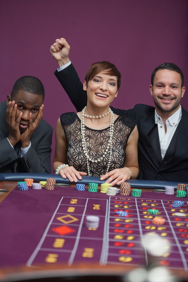 bandar555 login app running on Android phone showing live roulette table